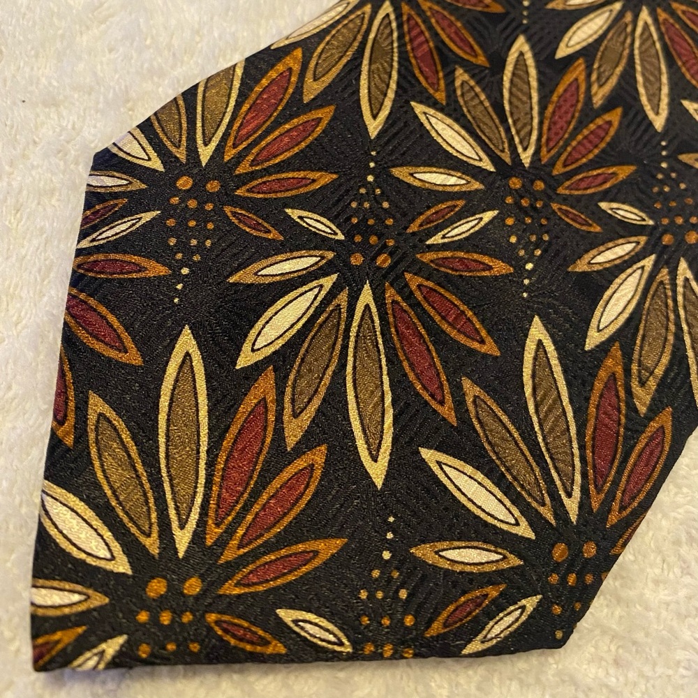 Brand New Trendy Tie By NEIMAN MARCUS